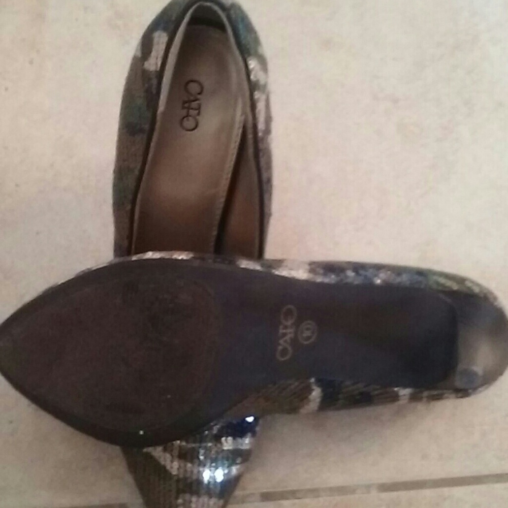 Pumps - Picture 2 of 2